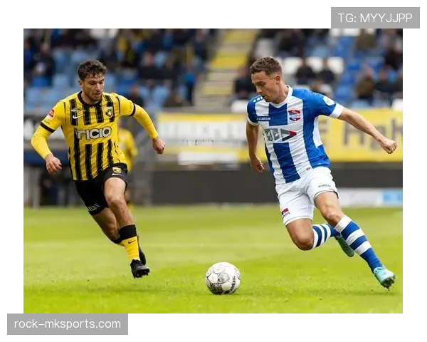 新一代足球奇才表现稳健，引发关注的未来之星正在拼搏逆袭