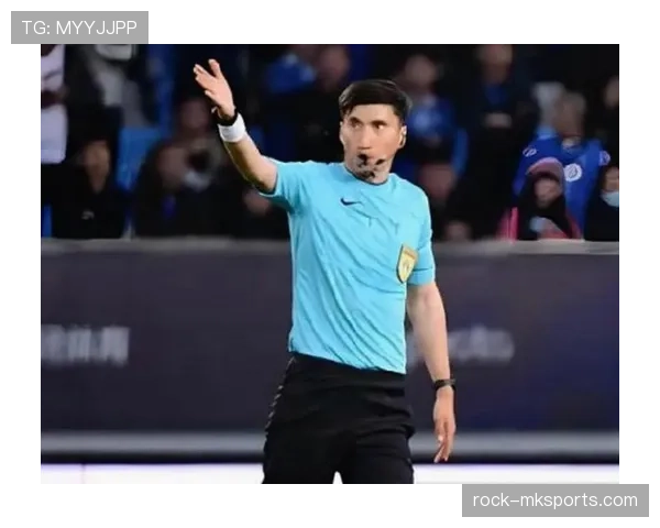 未报名球员入场后,裁判如何根据规则进行判罚?