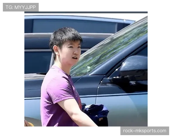 孙颖莎比赛结束直接去豪车里打游戏，真是拿冠军当日常啊